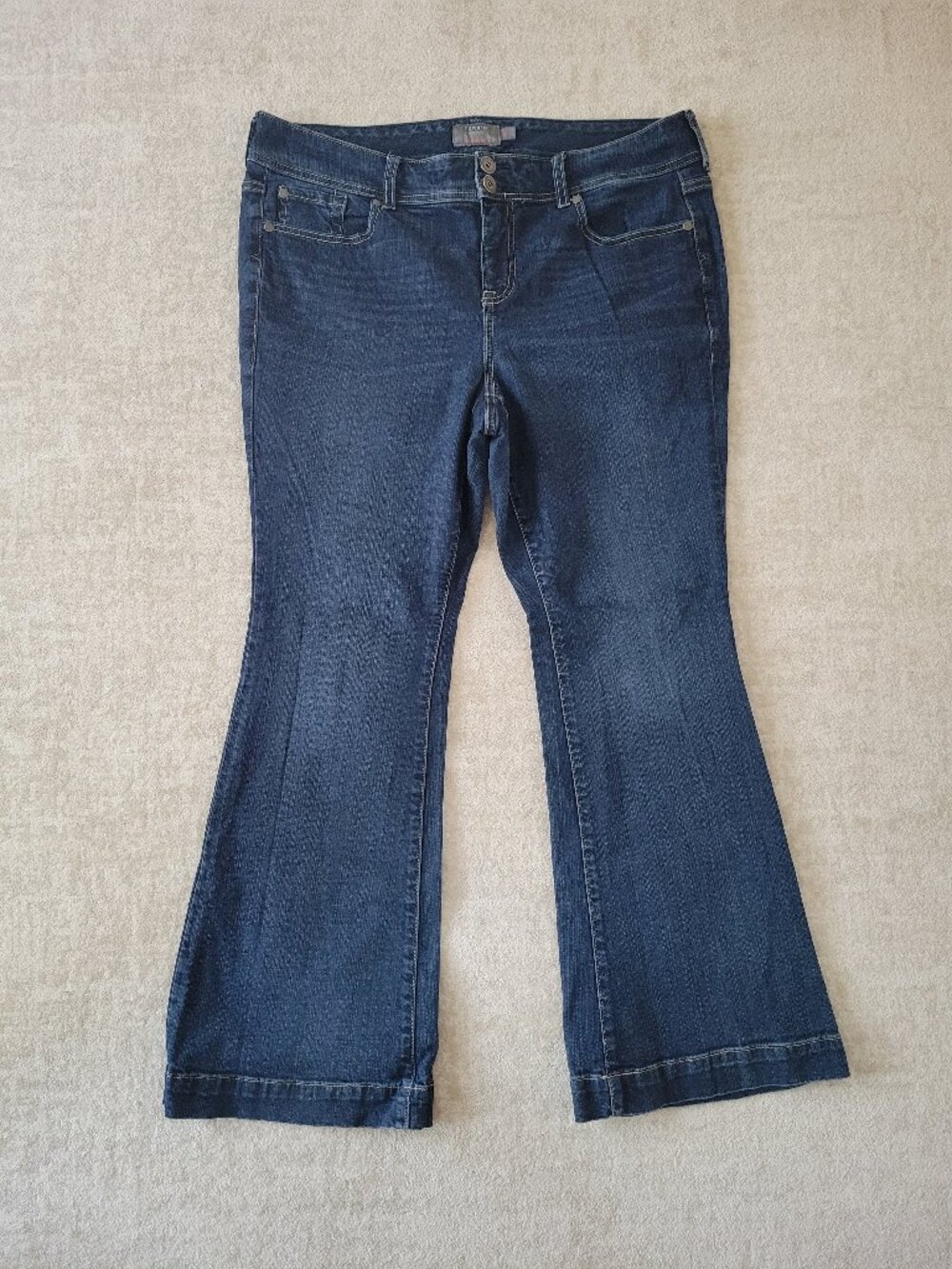 Torrid Mid Rise Flare Jeans 16 SHORT Womens Blue Denim Modern Stretch